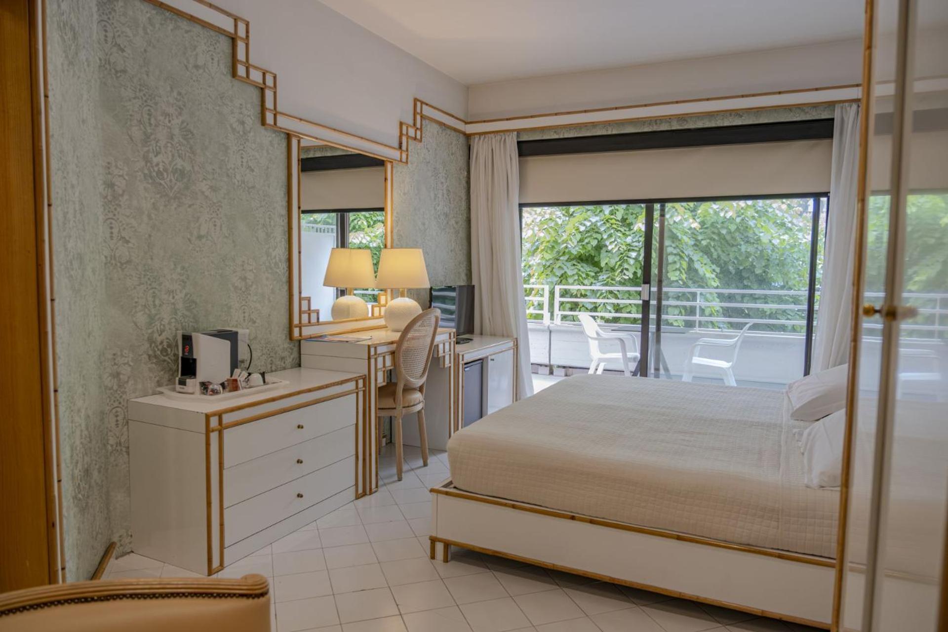 Hotel President - Vintage Hotel In Centro Riccione Exteriör bild
