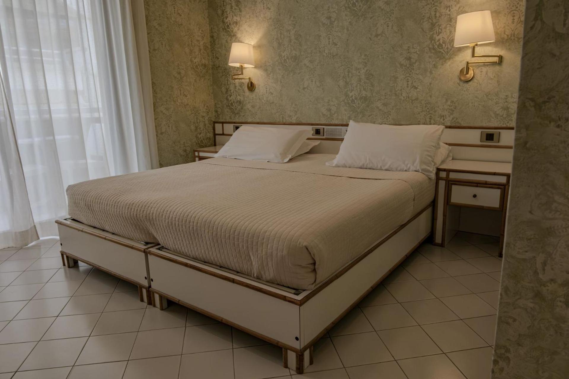 Hotel President - Vintage Hotel In Centro Riccione Exteriör bild