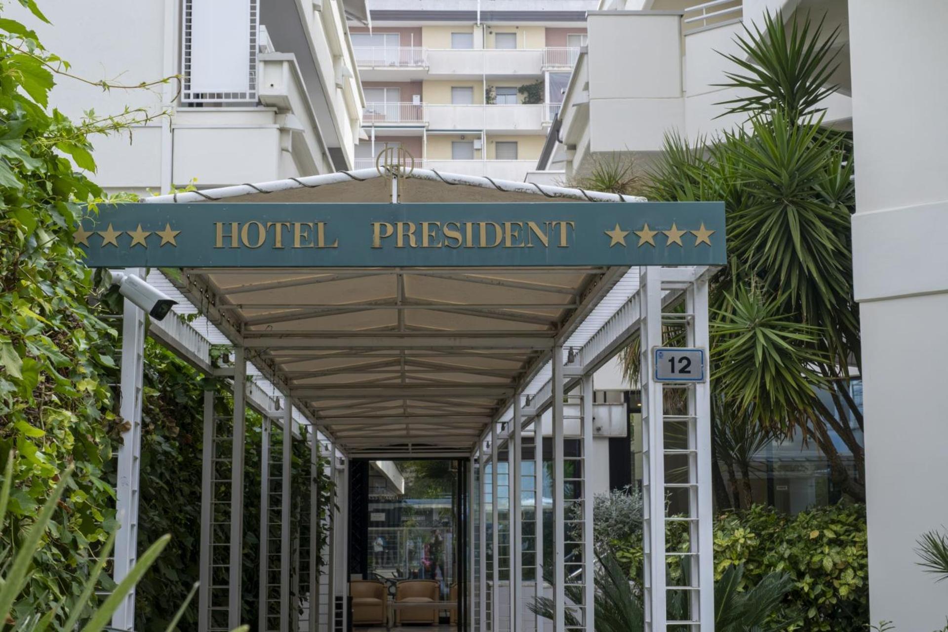 Hotel President - Vintage Hotel In Centro Riccione Exteriör bild