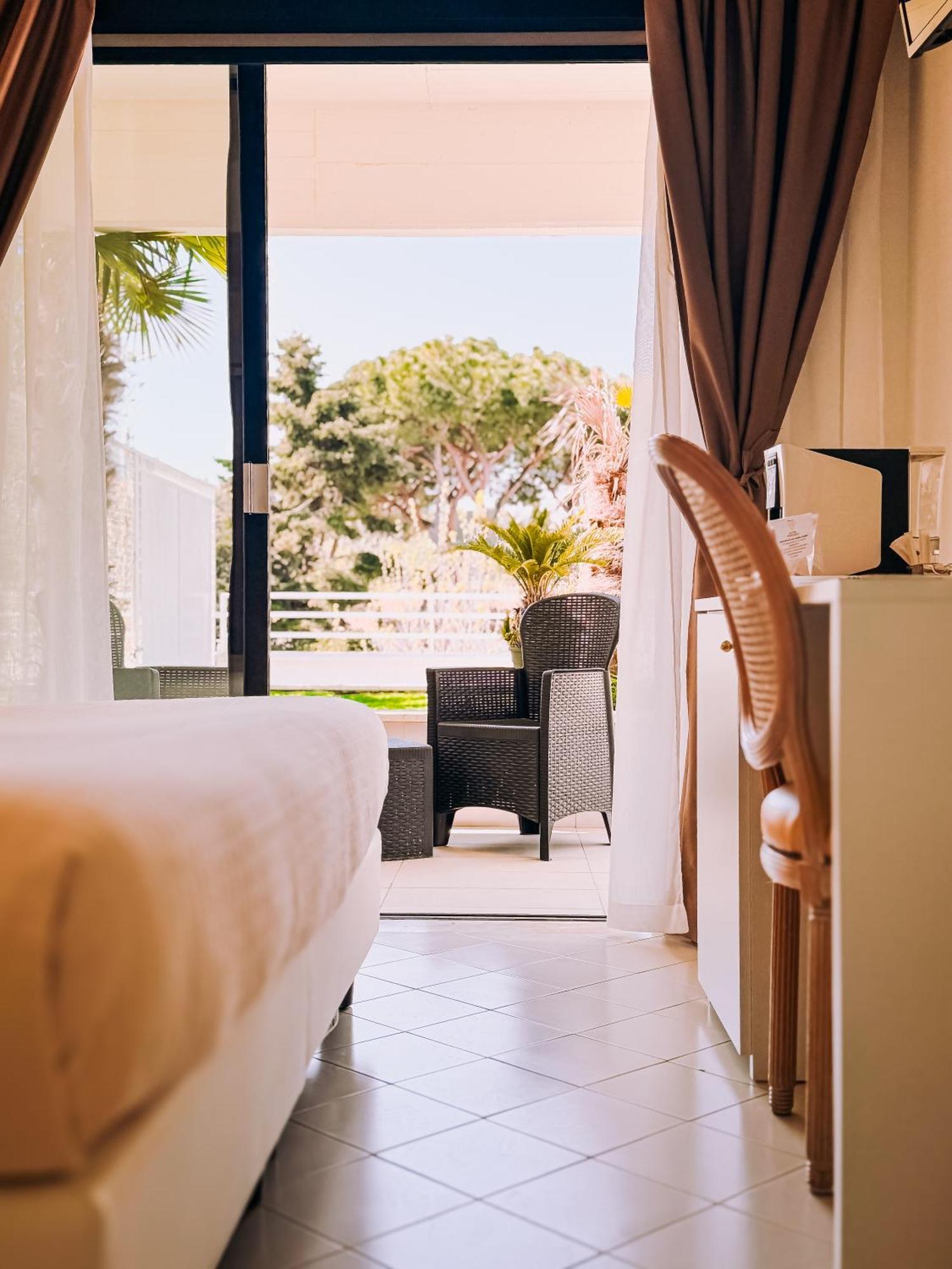Hotel President - Vintage Hotel In Centro Riccione Rum bild