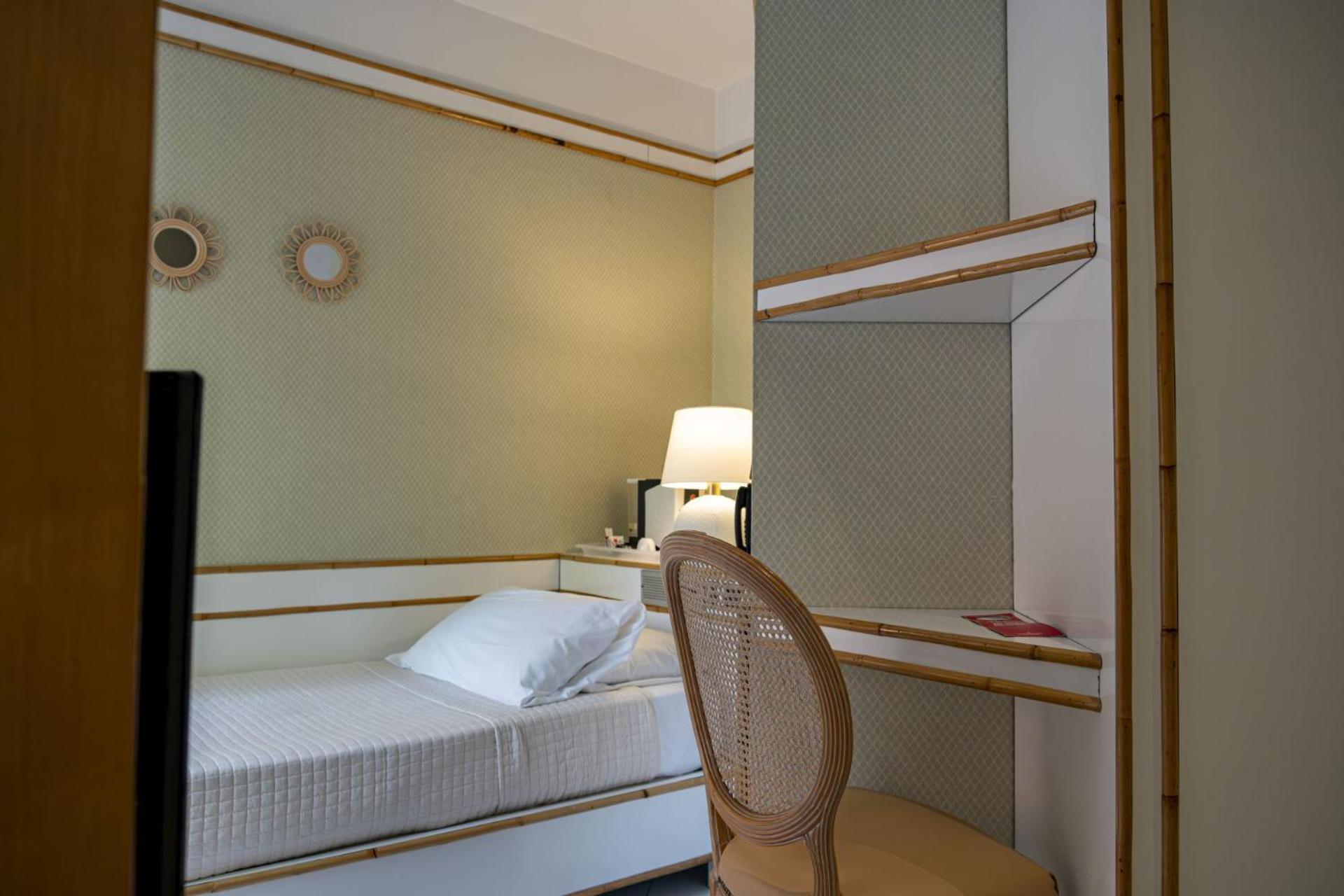 Hotel President - Vintage Hotel In Centro Riccione Rum bild