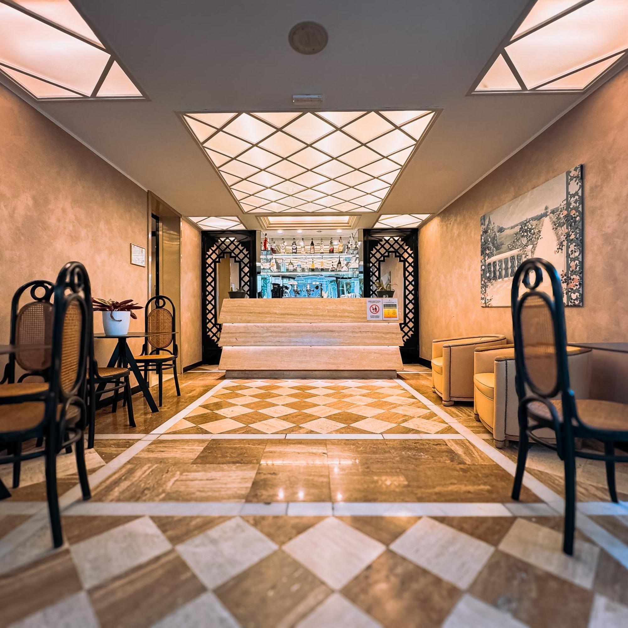 Hotel President - Vintage Hotel In Centro Riccione Exteriör bild